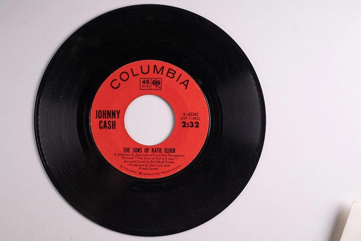 Used Johnny Cash 45 Record Lot of 5 With 33 Special Coin Operator Release