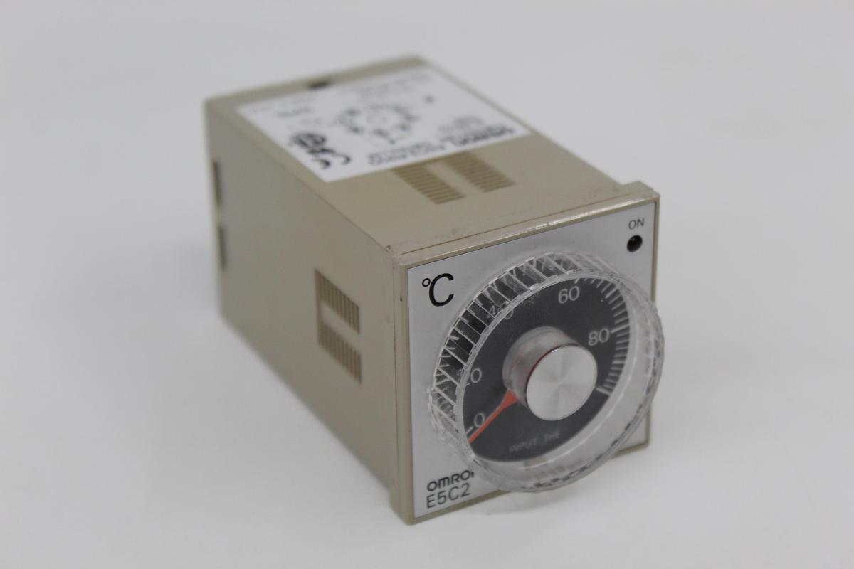 Used Omron E5C2-R20G Temperature Controller