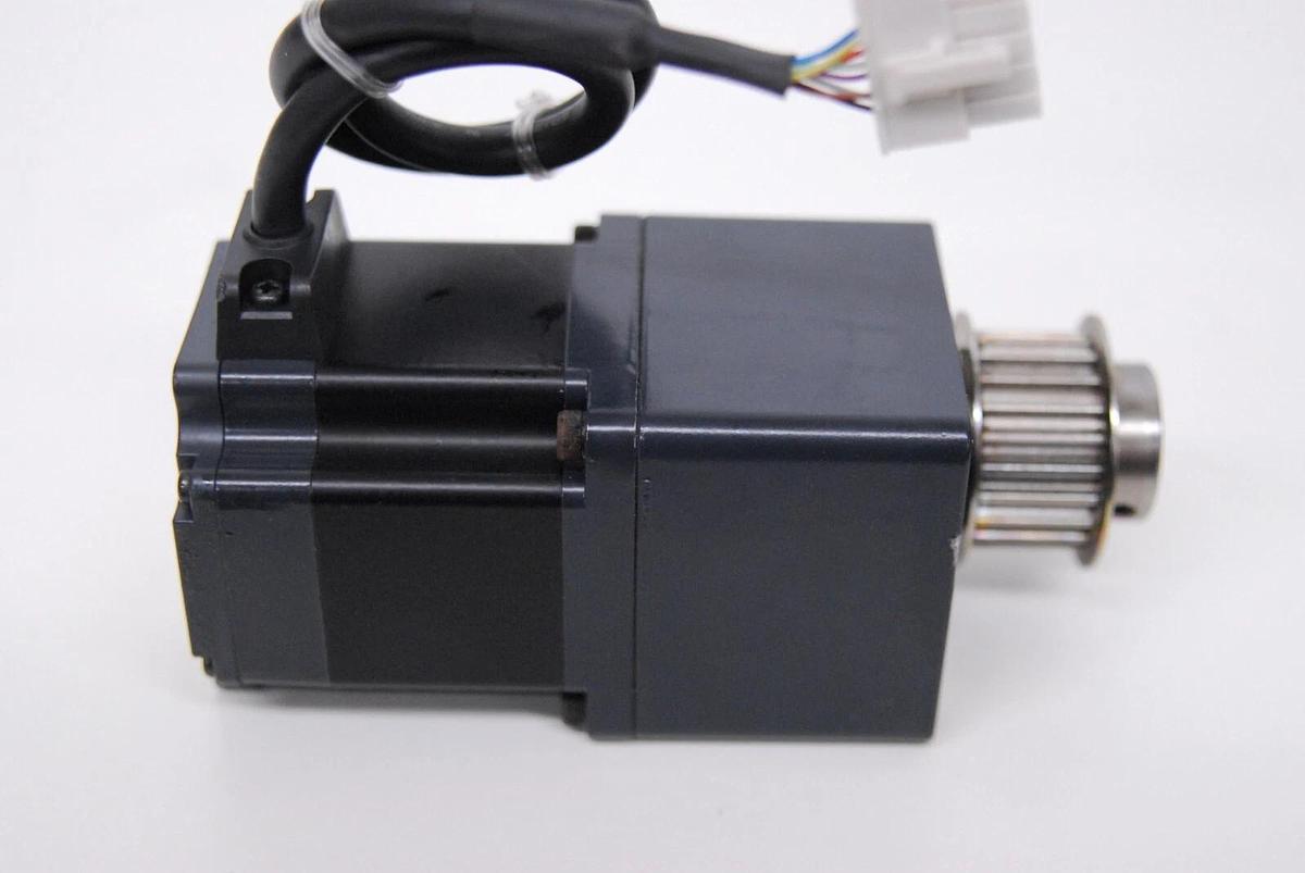 Used Oriental Motor Vexta ASM66AK-T7.2 Closed Loop Stepper Motor 0.98V 2.5A