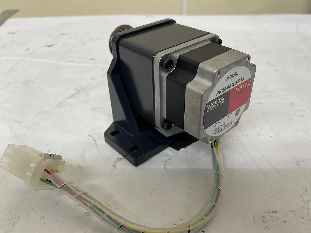 Used Oriental Motor Vexta PK264A2-SG18 Stepper Motor W/ Mount SOL2