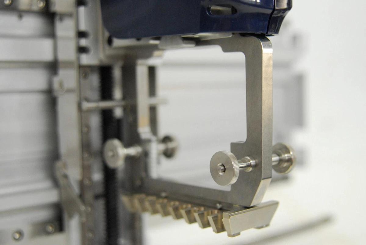 Used Gilson 32000009 Pipette Head Assembly (Pipetmax 268) W/ Rails, Tip Ejector Foot