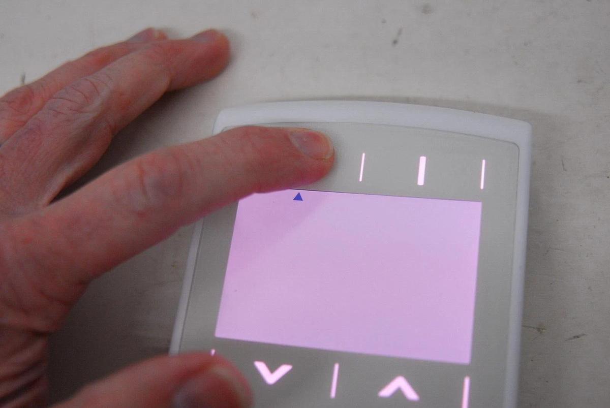 Used Delta iNTREO eZNS-T100-B-SM-047-WWG-CCI enteliZone Network Sensor