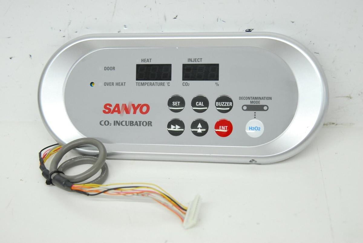 Used 7FB-4-B101-067-00-3 CO-5AC(IS) Control Panel - Sanyo CO2 Incubator