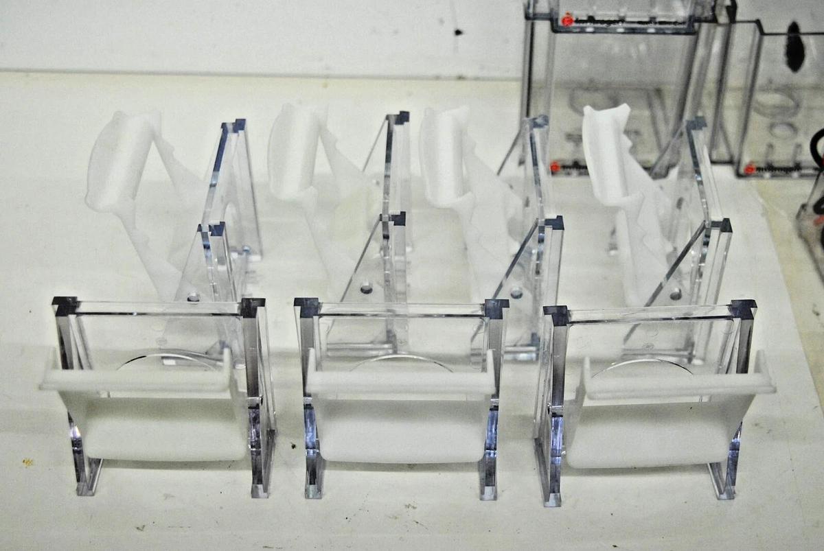 Used Invitrogen XCell SureLock Mini-Cell Electrophoresis System - EI0001 *Lot*