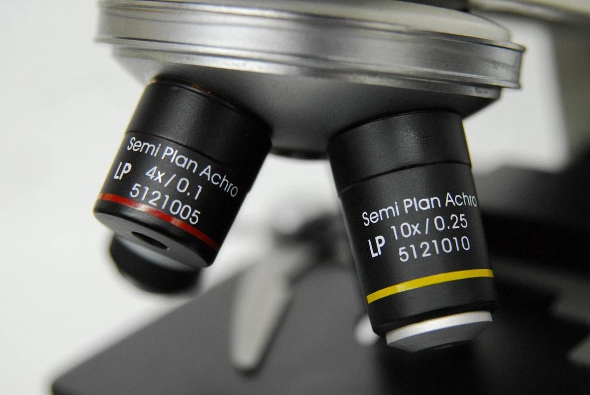 Used Labomed CX L Binocular Microscope W/ 4/10/40/100x Semi Plan Achro Objectives