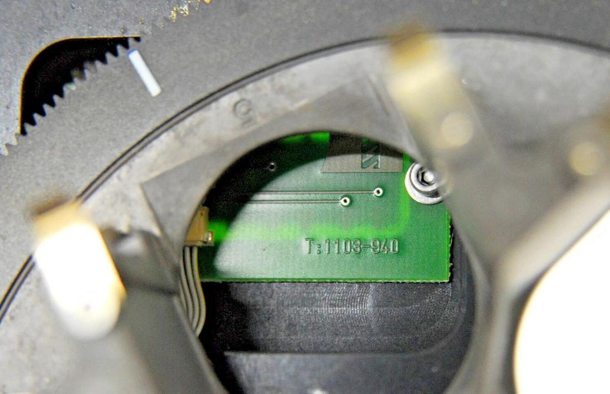 Used Zeiss 1064-365 5-Position Motorized Reflector Filter Turret - Axiovert 200M