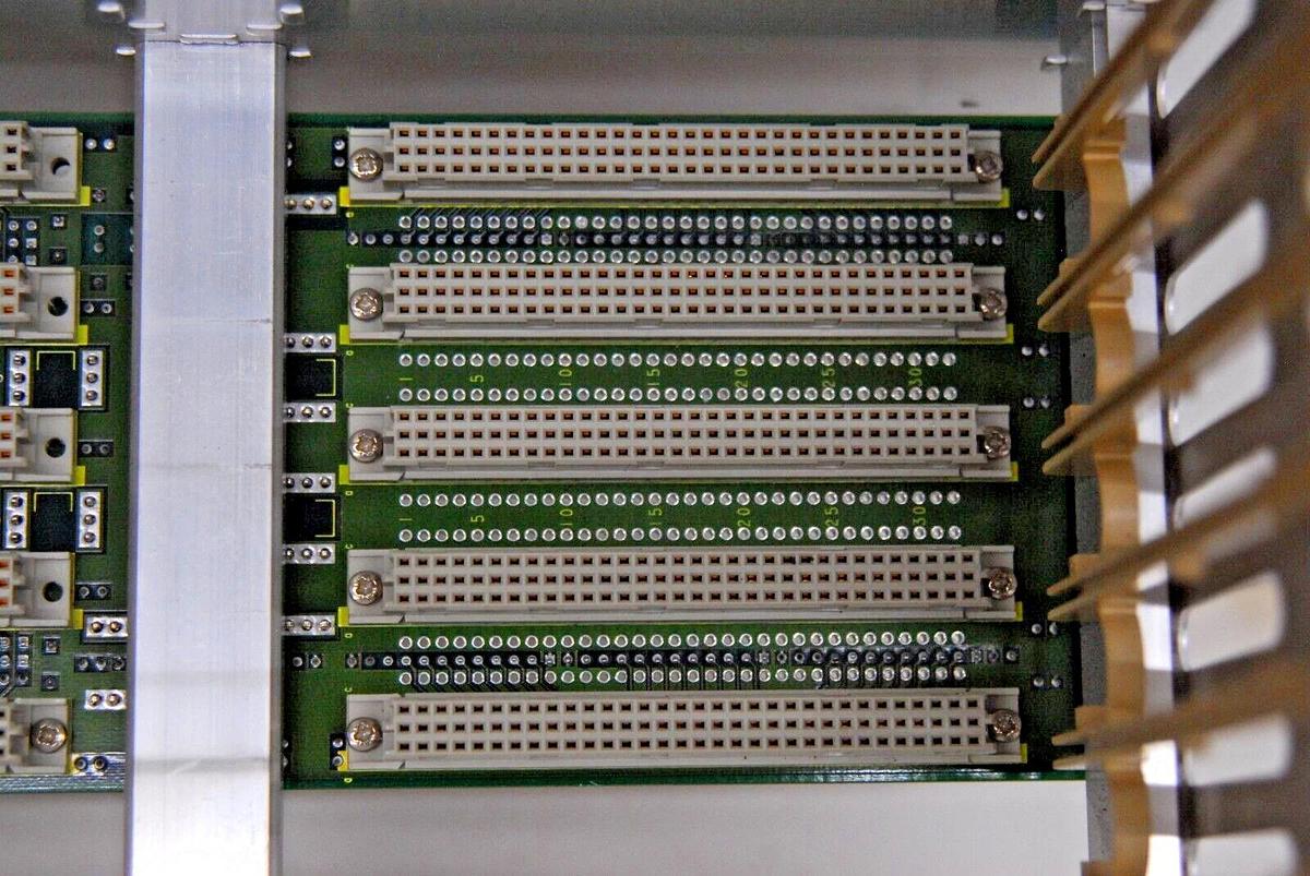 Used Schroff 23000-465 Backplane 6U VME 5-SLOT MONO ADC W/ Enclosure TVC-06NDA-4