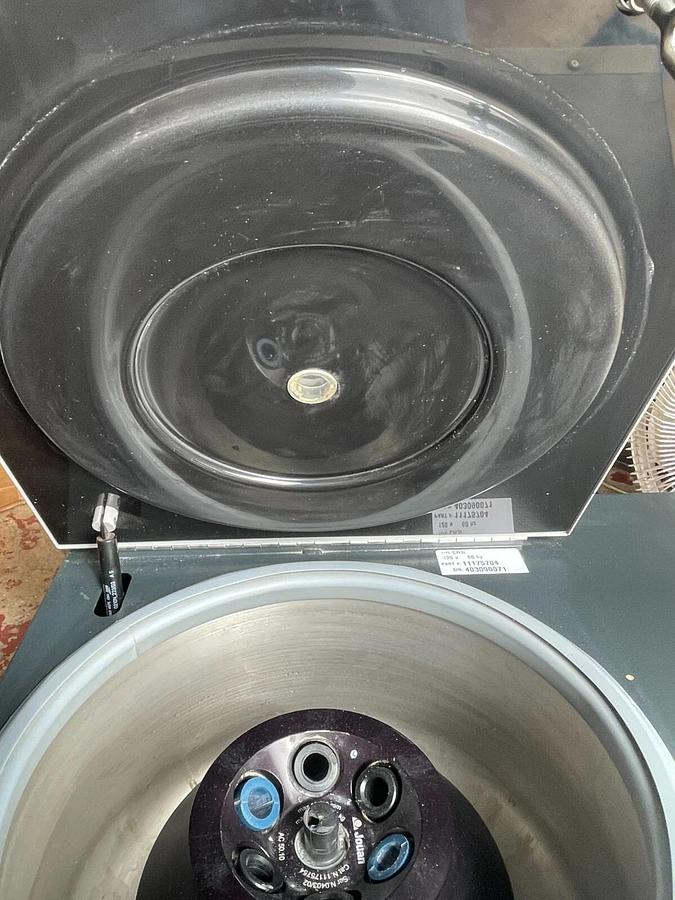 Used Jouan CR3i Refrigerated Benchtop Centrifuge W/ 11175754 Rotor- TESTED