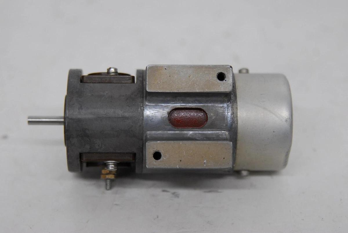 Used Reeves Instrument Corp 135359 A-16-114 DC Tachometer Generator