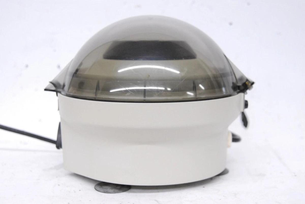 Used Clay Adams 420225 Compact II Centrifuge (Roche 0231) W/ 6-Place Rotor 3200 RPM