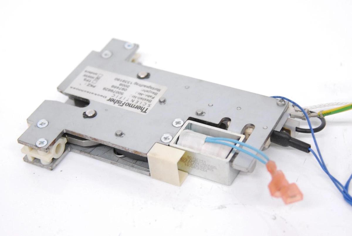 Used Thermo Fisher 50079829 097469 Lid Latch Assembly (accuSpin 1R Centrifuge)