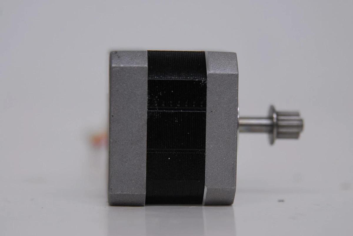 Used Shinano Kenshi STP-43D1034 12V Stepper Motor (19Z24G)