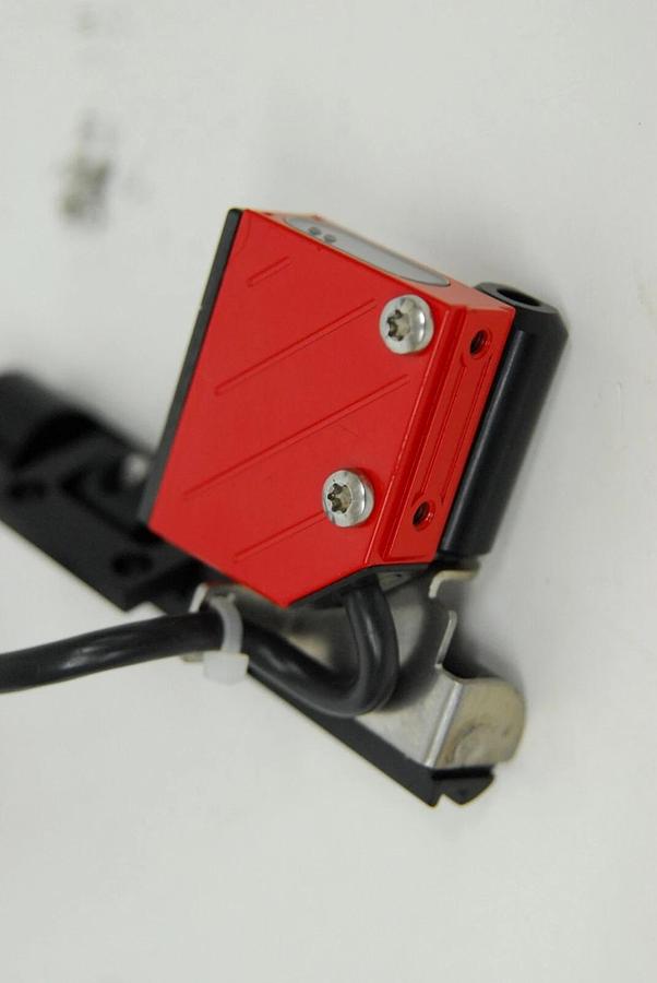 Used Leuze 50105421 BCL 8 SN 492 BHAM Reader Sensor (QIAGEN QIAsymphony SP)