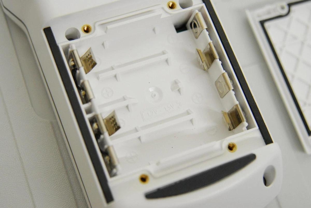 Used VWR 76460-504 pHenomenal pH 1100 H pH/mV/°C Meter Handheld W/ Case