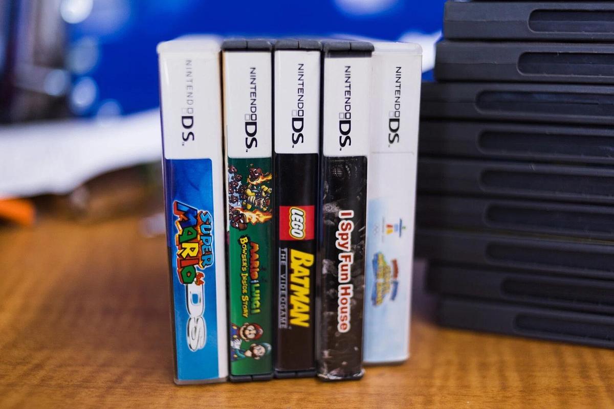 Used Stack Of 15 Empty Nintendo DS Cases Mostly Kids Games