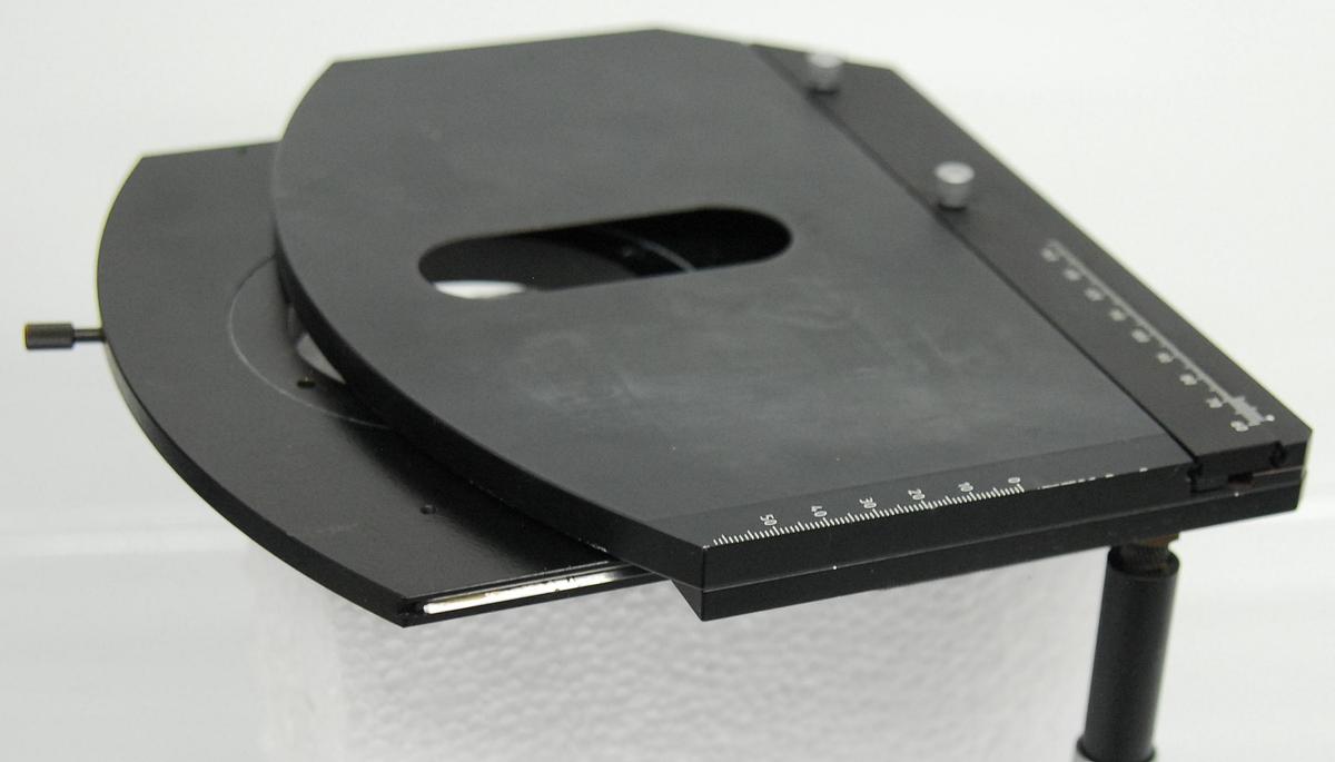Used Zeiss 1067-325 Right Hand Rotating XY Microscope Stage 75mmx50mm/240°