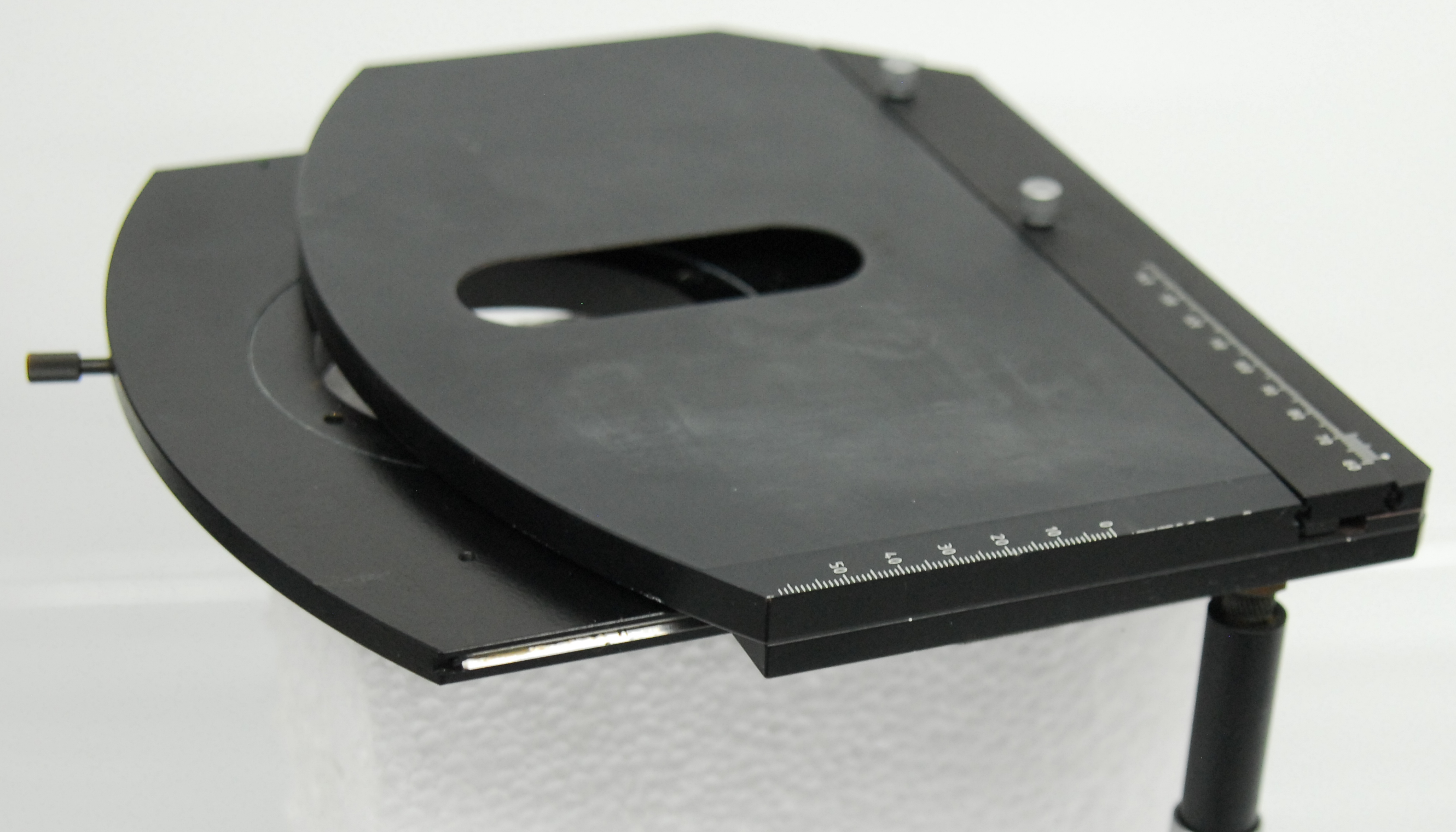 Used Zeiss 1067-325 Right Hand Rotating XY Microscope Stage 75mmx50mm/240°