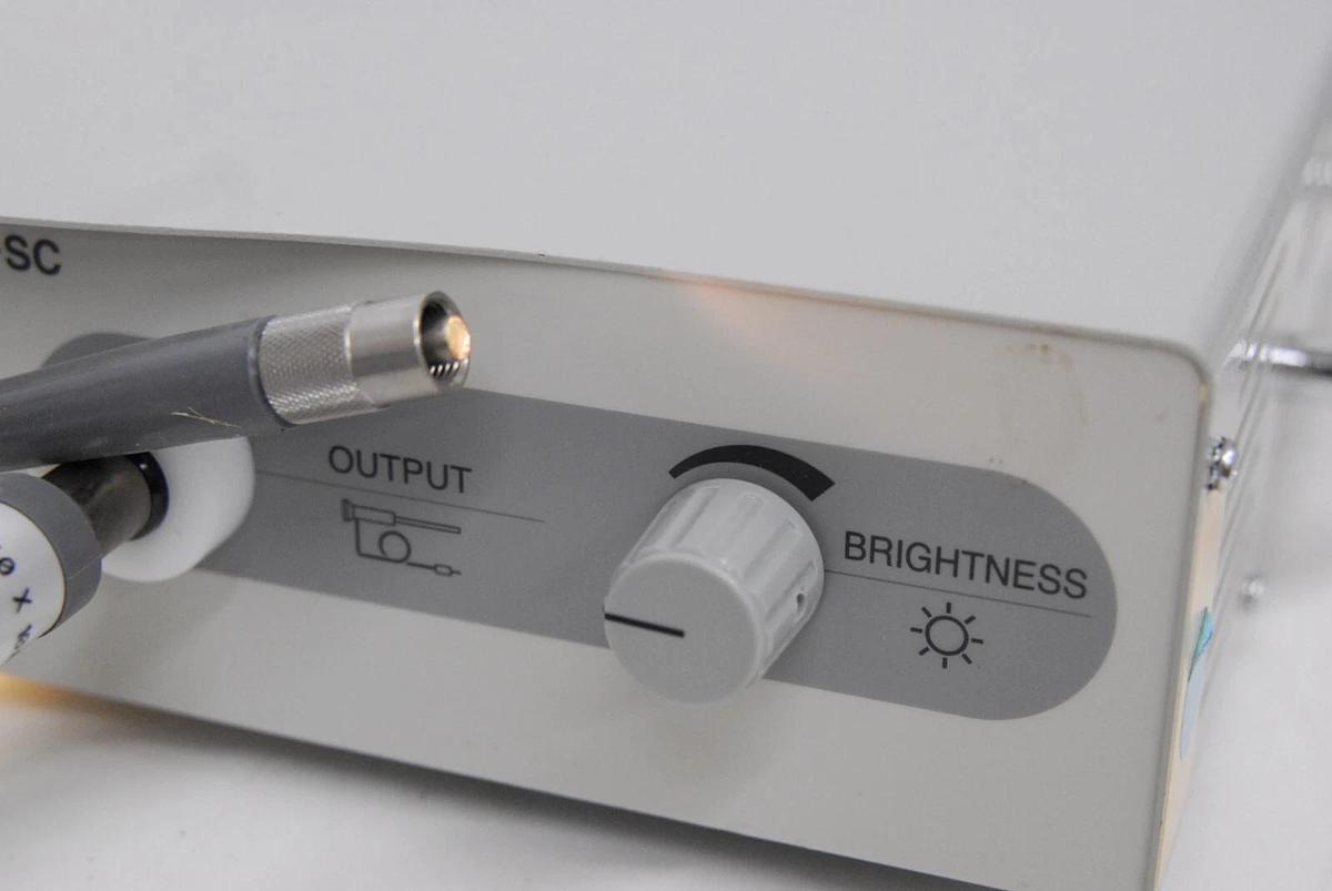 Used Olympus CLH-SC Halogen Light Source w/ O5.0x10.0ST Gray Light Guide