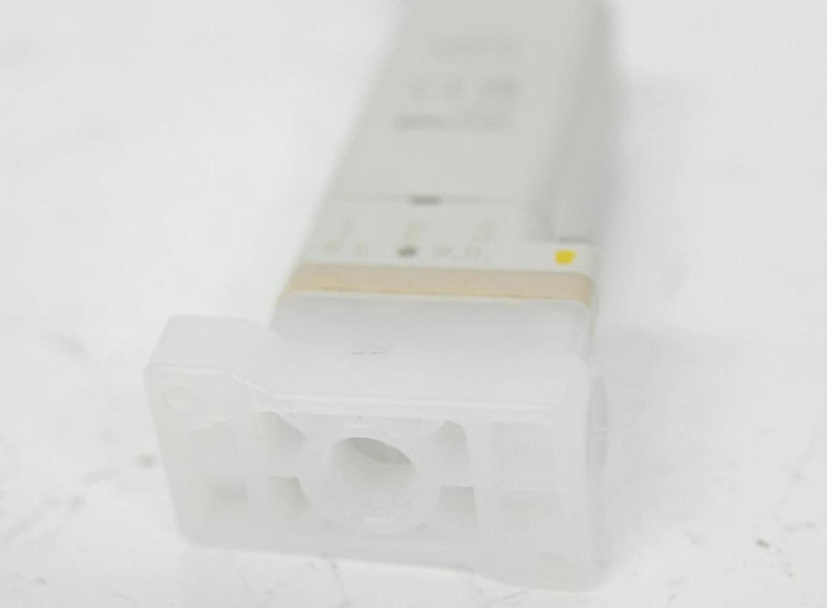 Used SMC LVM205R-5A1F-Q 3-Port Direct-Acting Base-Mounted Chemical Solenoid Valve