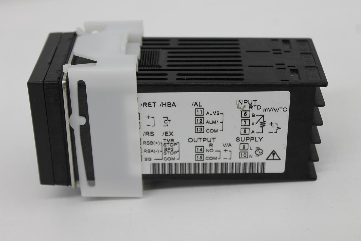 Used Yokogawa UT150-VN Digital Temperature Controller