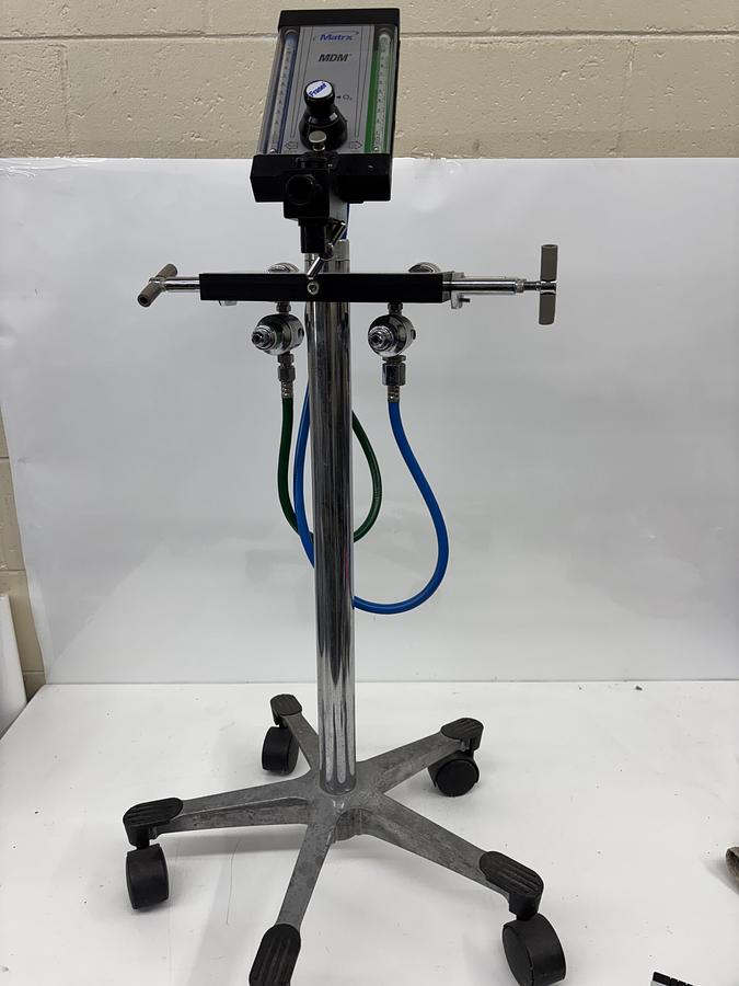 Used Matrx MDM Dental Nitrous Oxide Flowmeter with Pressure Gauges and Cart