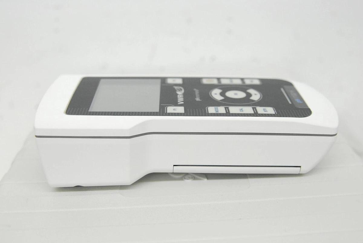 Used VWR 76460-504 pHenomenal pH 1100 H pH/mV/°C Meter Handheld W/ Case