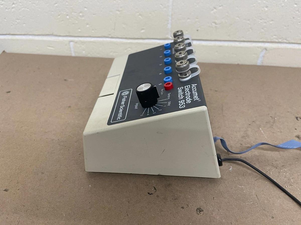 Used Fisher Scientific 953 Accumet Electrode Switch 13-636-953