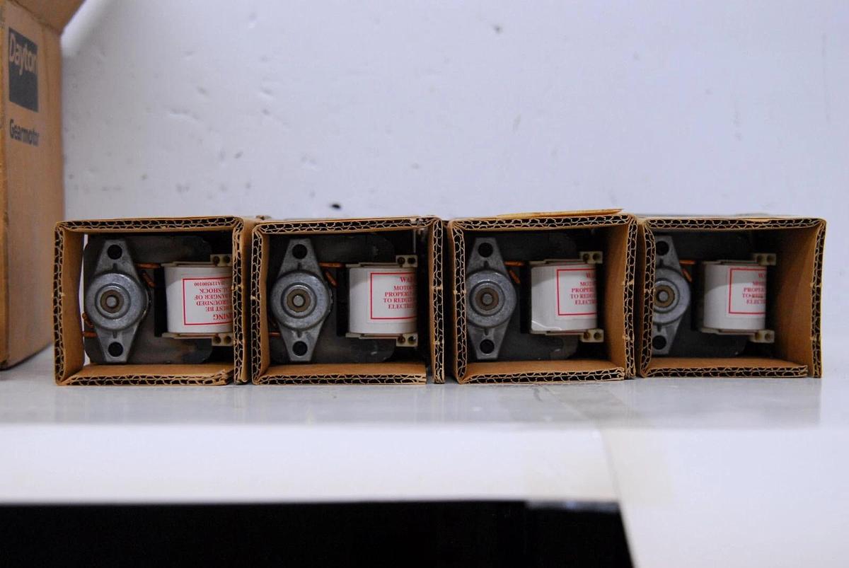 Dayton 2Z809C Shared Pole Gearmotor 96:1 - Lot of 4