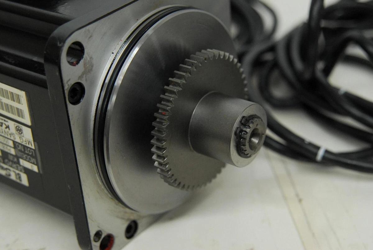 Used Kawasaki Sanyo Denki P60B13200LCX2C BL Super Servo Motor / 60490-1032RON Encoder