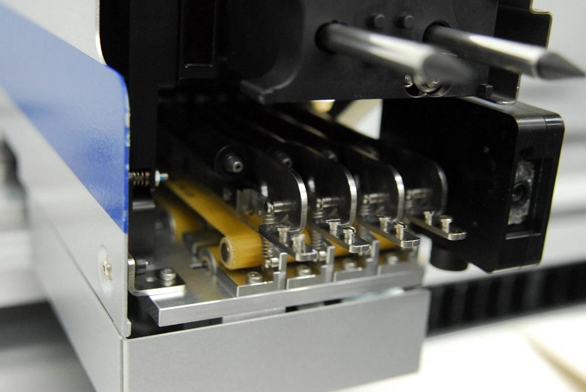 Used QIAGEN QIAsymphony SP Parts -  Robotic Arm Assembly