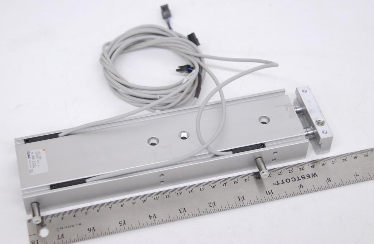 Used SMC 333458 Pneumatic Dual Rod Cylinder Double Acting 199mm Stroke - BD FACSAria