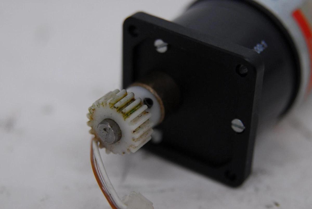 Used Maxon DC Motor 47.040.038-00.09-084 K10, 236-050