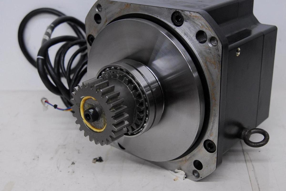 Used Kawasaki Sanyo Denki P80B22450LCX2A BL Super Servo Motor / 60490-1032RON Encoder