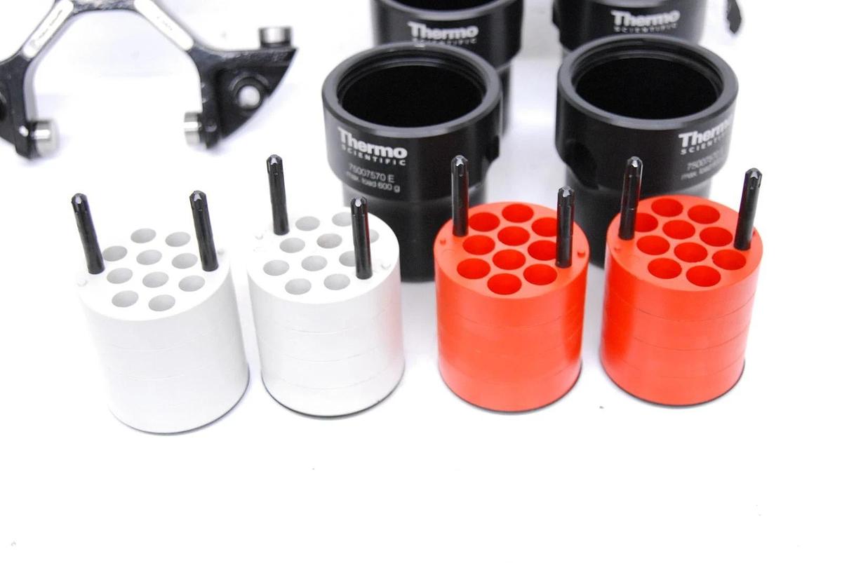 Used Fisher Scientific 3450 Rotor W/ 4x Thermo 75007570 E Buckets (accuSpin 1R)