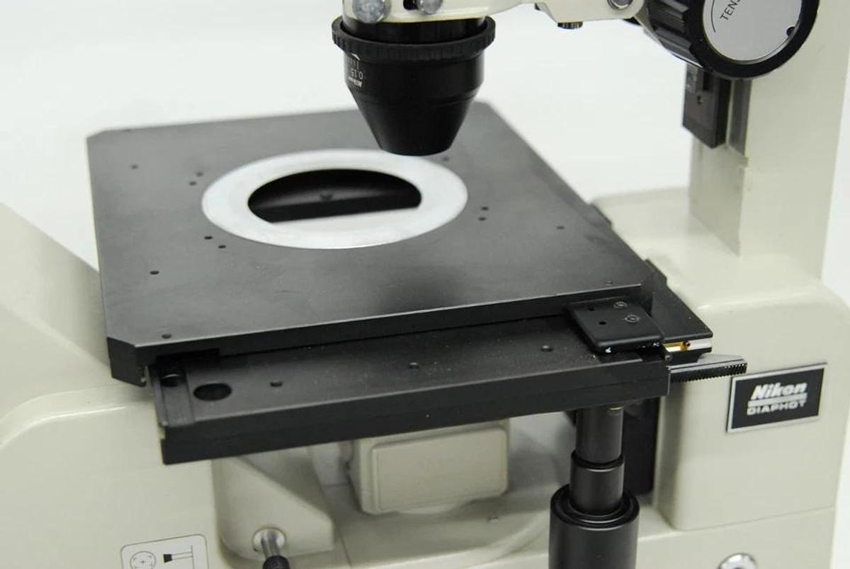 Used Nikon Diaphot Inverted Microscope W/ 4x Objective/Achr 0.15 Condenser/Eyepieces