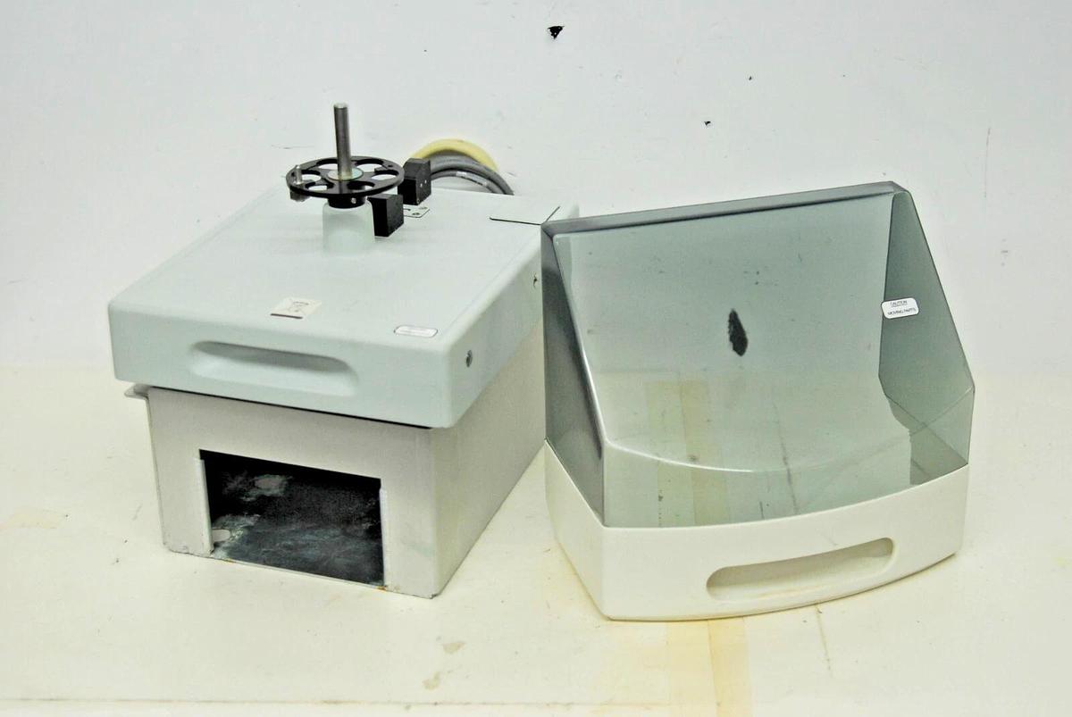 Used Becton Dickinson FACS Loader 02-61590-01 W/ Cover (FACSCalibur)