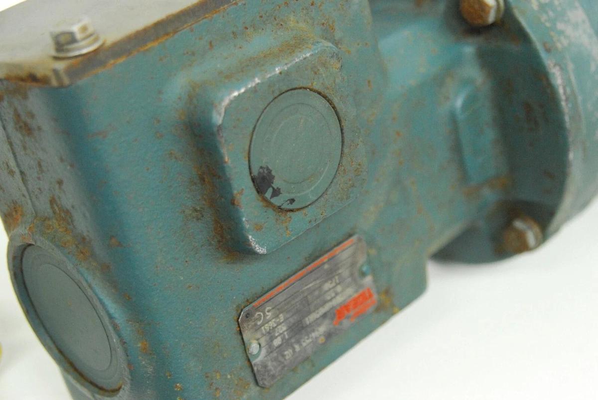 Used Reliance P56X1337T-YZ Duty Master AC Motor W/ Dodge Tigear MR94755 Gear Reducer