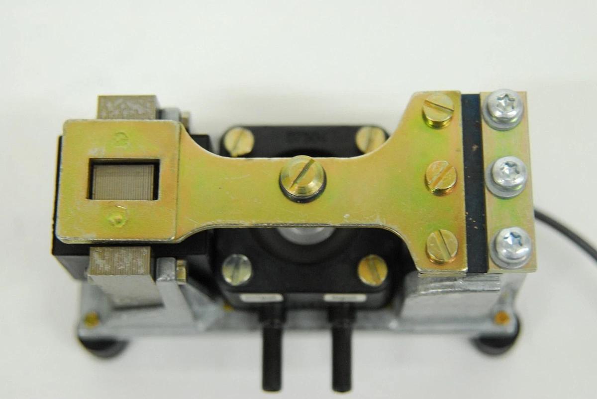 Used Vibrating-Armature Pump G-060082-00 - Puritan Bennett 740 Ventilator