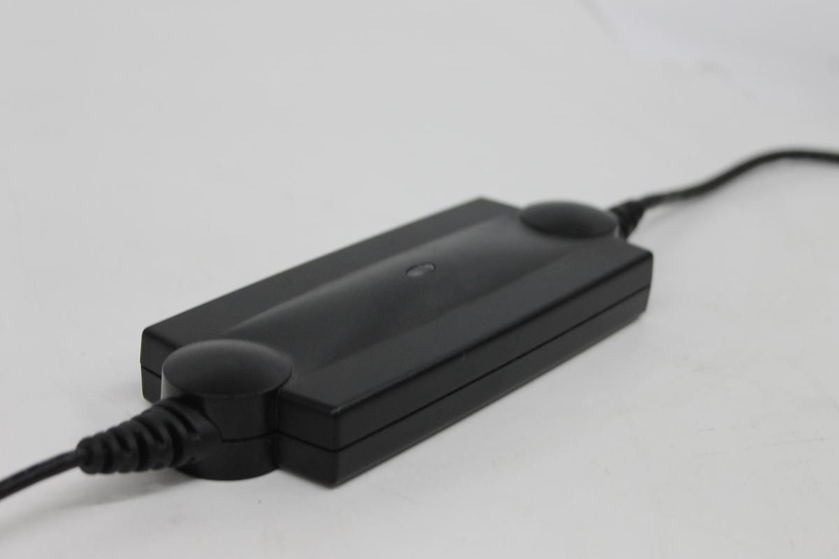 Used Fujitsu 100360-20 90W Auto/Air Adapter