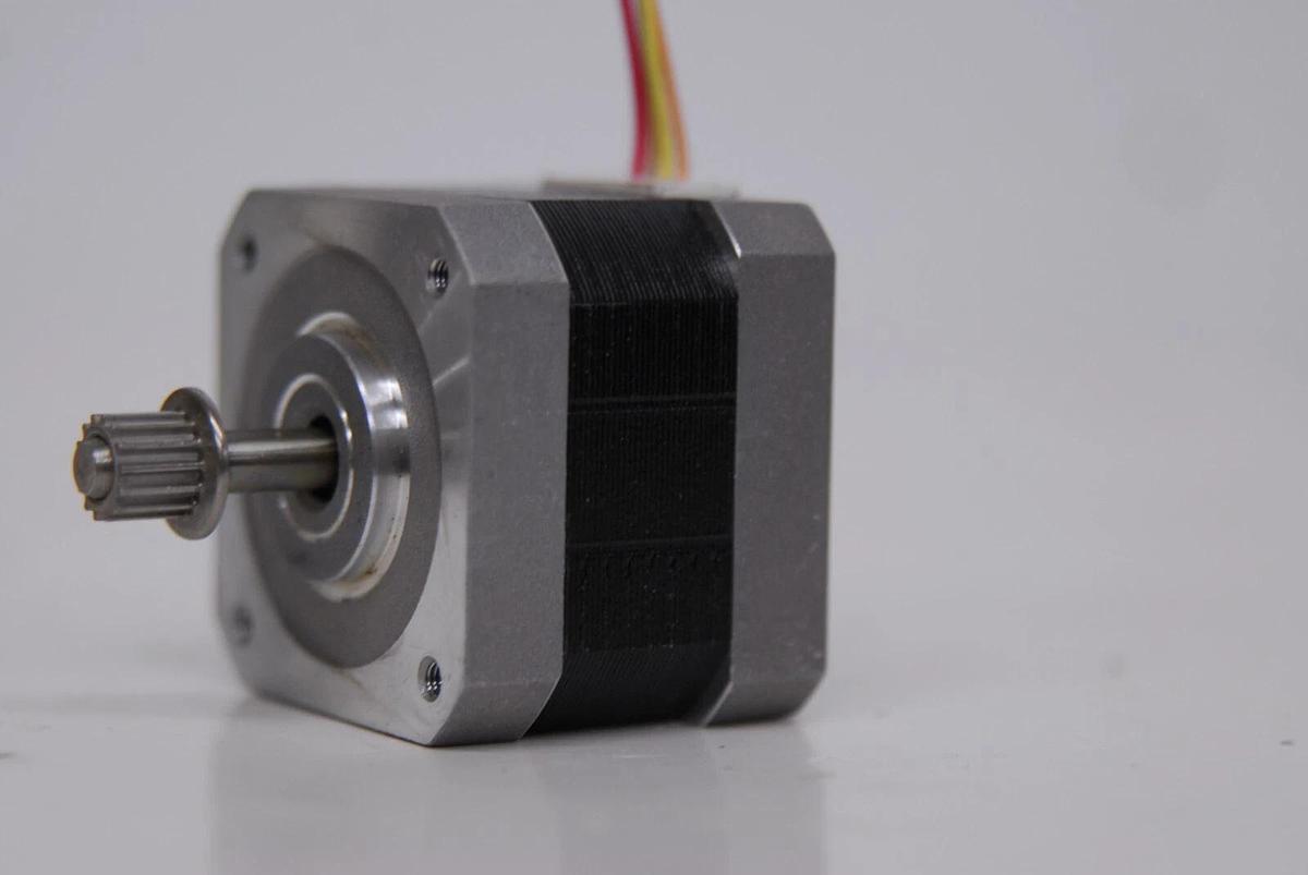 Used Shinano Kenshi STP-43D1034 12V Stepper Motor (19Z24G)