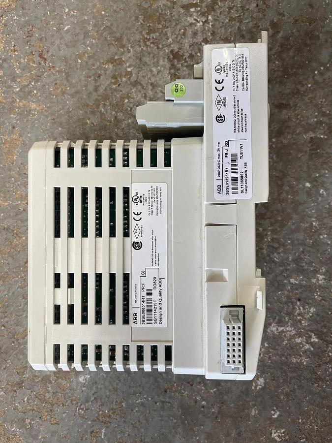 Used ABB - 3BSE008514R1 - DO820