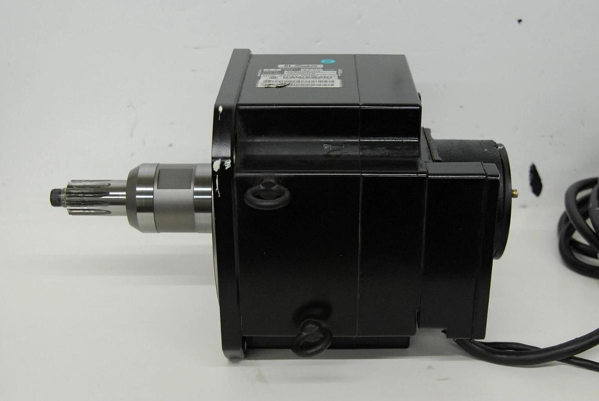 Used Kawasaki Sanyo Denki P80B22450LCX2A BL Super Servo Motor / 60490-1032RON Encoder
