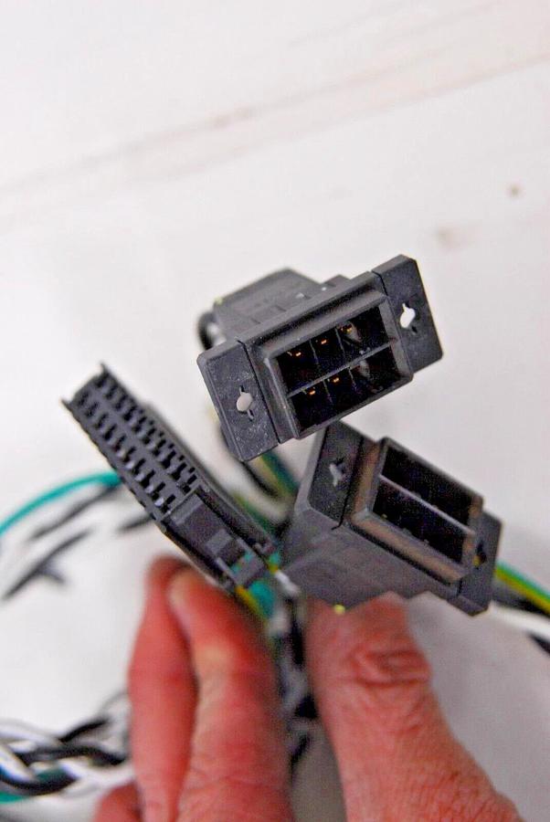 Used Kawasaki D32F-A001 - Lot of Cables/Connectors