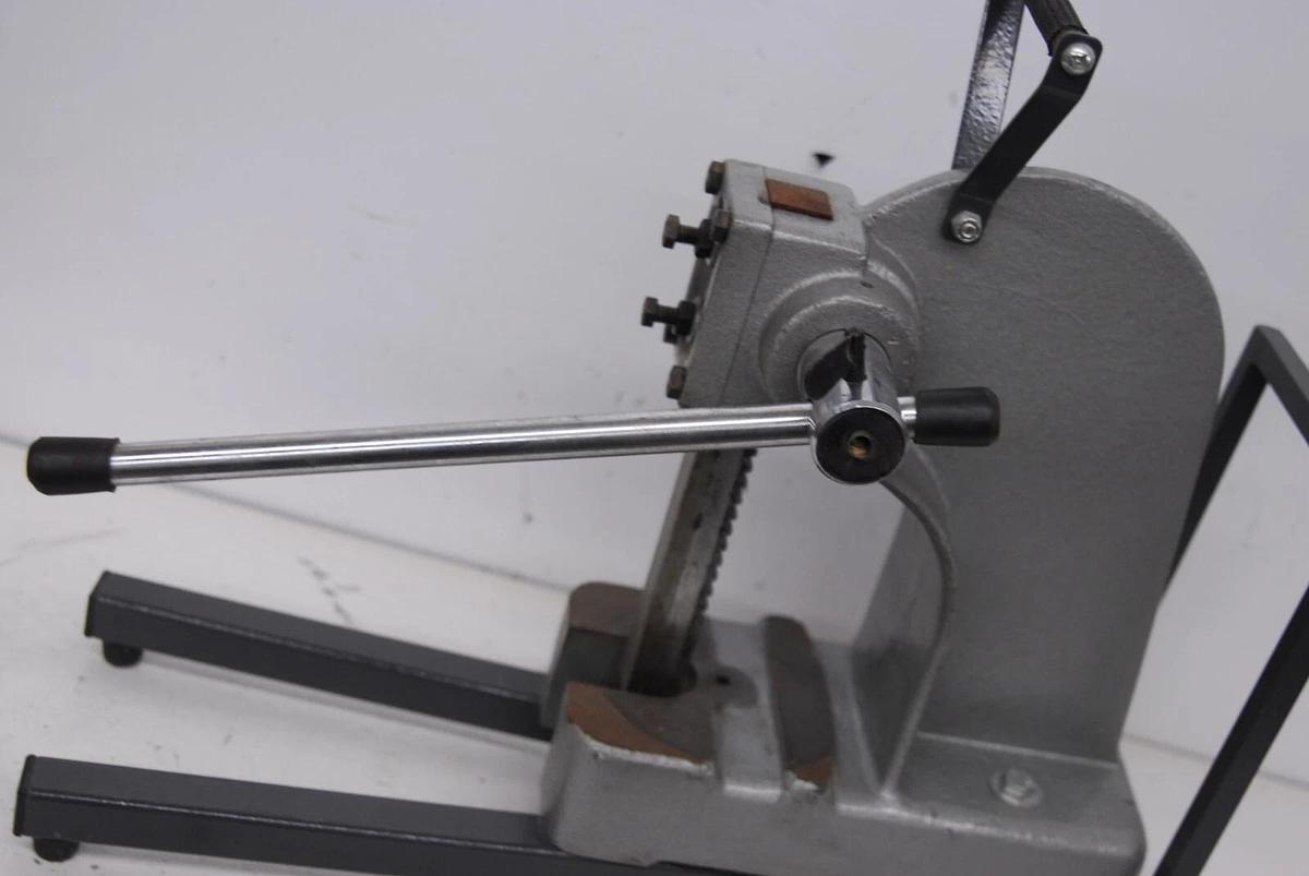 Used Lab-Volt C-36825 Flange Bolt Torquing Demonstrator Press