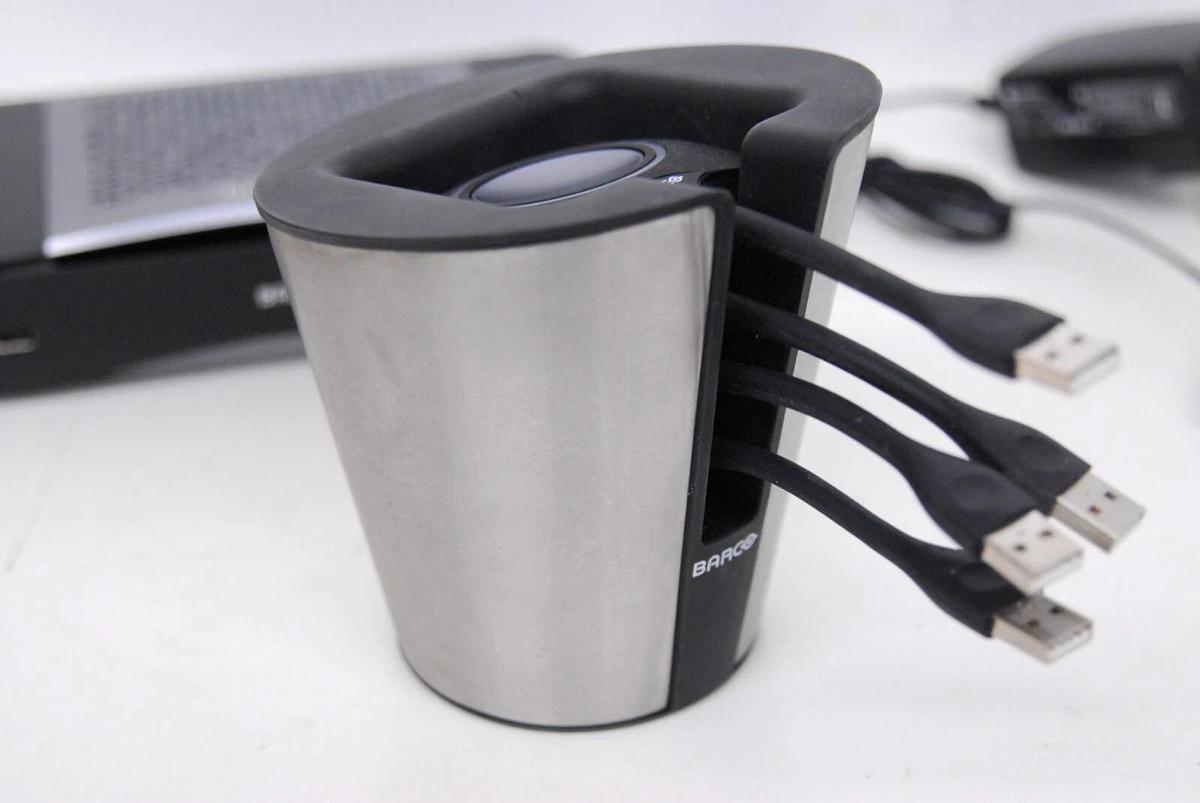 Used Barco ClickShare CSE-200 R9861520 W/ 4 Buttons, Button Holder - Read Description