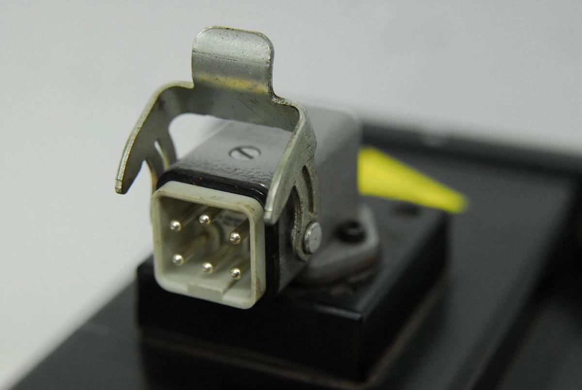 Used Kawasaki Sanyo Denki P60B13200LCX2C BL Super Servo Motor / 60490-1032RON Encoder