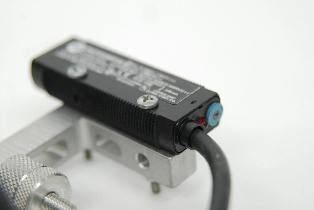 Used Allen-Bradley 42SRU-6203 Polarized Retro Compact Photo Sensor Photoswitch