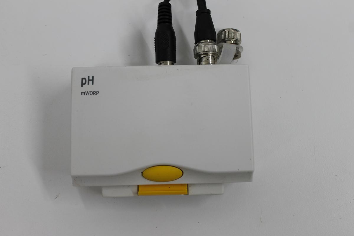 Used Mettler Toledo SevenMulti pH Conductivity Meter w/ Probe and Power Supply