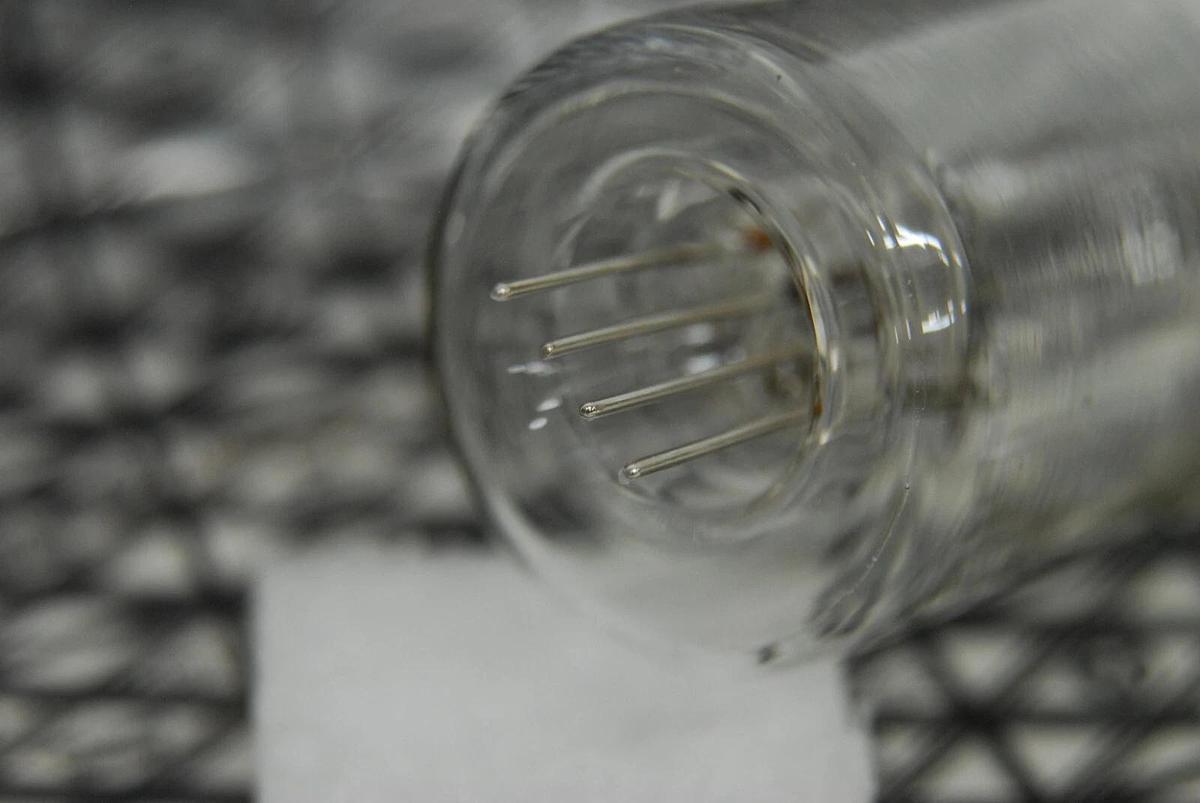 Used Varian K2471305 Type 571 Ionization Gauge Tube