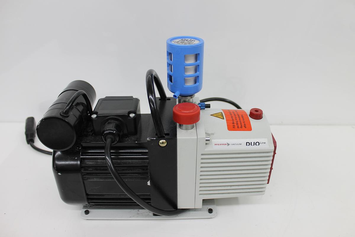 Used Pfeiffer DUO 3 PK D41 062 H Vacuum Pump w/ Agilent G1099-80039 Filter